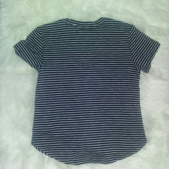 Abercrombie & Fitch V-Neck Boyfriend Tee - Picture 4 of 6